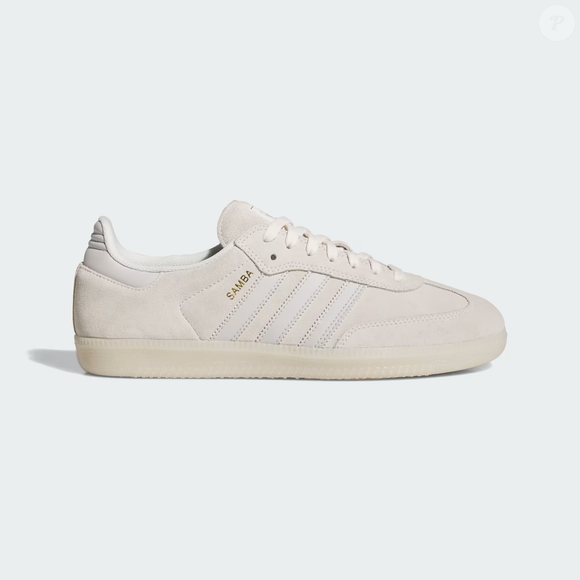 Esses Adidas Samba na cor Cloud Dancer são elegantes e fáceis de combinar, perfeitos para mulheres ricas