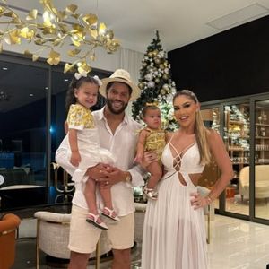 Hulk e Camila Ângelo engataram o namoro em 2019, três meses após o jogador se separar de Iran Ângelo, tia da médica