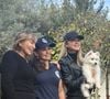 Eliana mostrou, neste sábado (07), que sua família agora conta com a companhia de Charlie