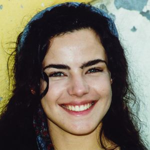 Inspirada no figurino de Giuliana, personagem de Ana Paula Arósio, bota de cano curto ganha releitura moderna e vira tendência prática