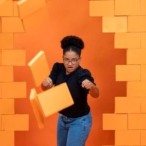 Quem vai sair do BBB 26 hoje? Milena aparece na enquete UOL como primeira eliminada