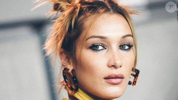 O lápis de olho preto na linha d'água pode envelhecer seu rosto