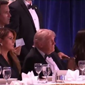 Donald Trump é retirado às pressas após tiros interromperem jantar com jornalistas em Washington