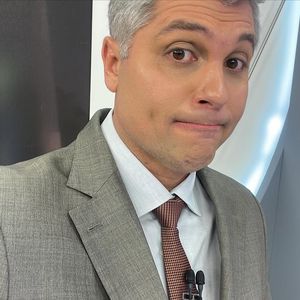 A ausência de Joel Datena no 'Brasil Urgente' chamou a atenção dos telespectadores da Band e, de acordo com Flávio Ricco, do Portal LeoDias, o apresentador foi submetido a uma cirurgia no Hospital Israelita Albert Einstein, em São Paulo