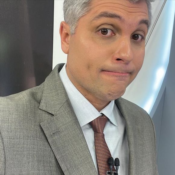 A ausência de Joel Datena no 'Brasil Urgente' chamou a atenção dos telespectadores da Band e, de acordo com Flávio Ricco, do Portal LeoDias, o apresentador foi submetido a uma cirurgia no Hospital Israelita Albert Einstein, em São Paulo