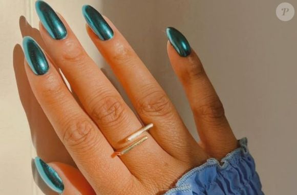 Inspire-se na folia e aposte em brilho para unhas neste Carnaval 2026