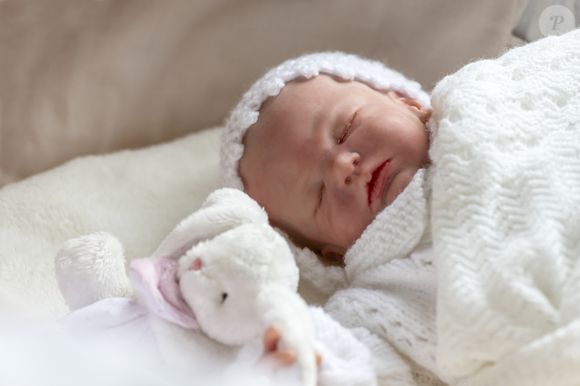 Kelida explica que, emocionalmente, os bebês reborns funcionam como uma espécie de espelho do inconsciente.