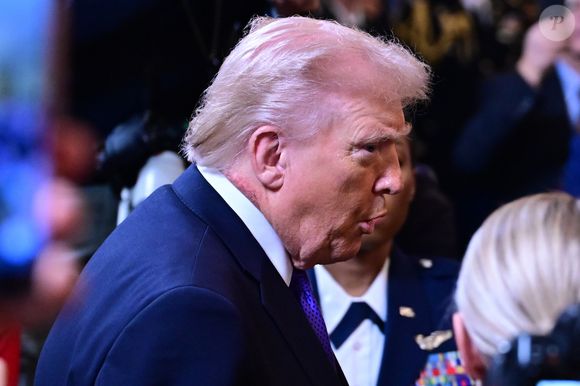 O que é o hematoma no pescoço de Donald Trump, de 79 anos? Presidente dos EUA passa por 'tratamento preventivo para a pele, informou seu médico: 'Usando um creme muito comum'
