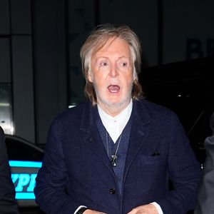 A negociação pelo catálogo dos Beatles durou cerca de dez meses e envolveu uma oferta inicial de US$ 46 milhões, aproximadamente R$ 238,7 milhões na cotação de hoje, posteriormente elevada em mais US$ 1,5 milhão, cerca de R$ 7,8 milhões, conforme reportagem do Los Angeles Times.