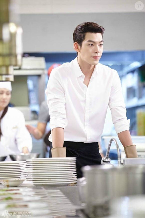 Kim Woo-bin vive  'Os Herdeiros' é Choi Young-do, o principal rival de Tan que passa a disputar o amor de Eun-sang