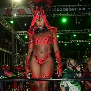 Mãe de Nala, de 1 ano e 3 meses, Iza buscou a ajuda da estética para deixar seu corpo preparado para o Carnaval