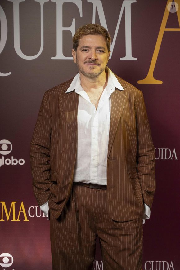 Edvaldo (Guilherme Piva) – Secretário particular de Arthur Brandão (Antonio Fagundes). Passa a trabalhar para Pilar (Isabel Teixeira) depois da morte do empresário e é humilhado por ela constantemente.