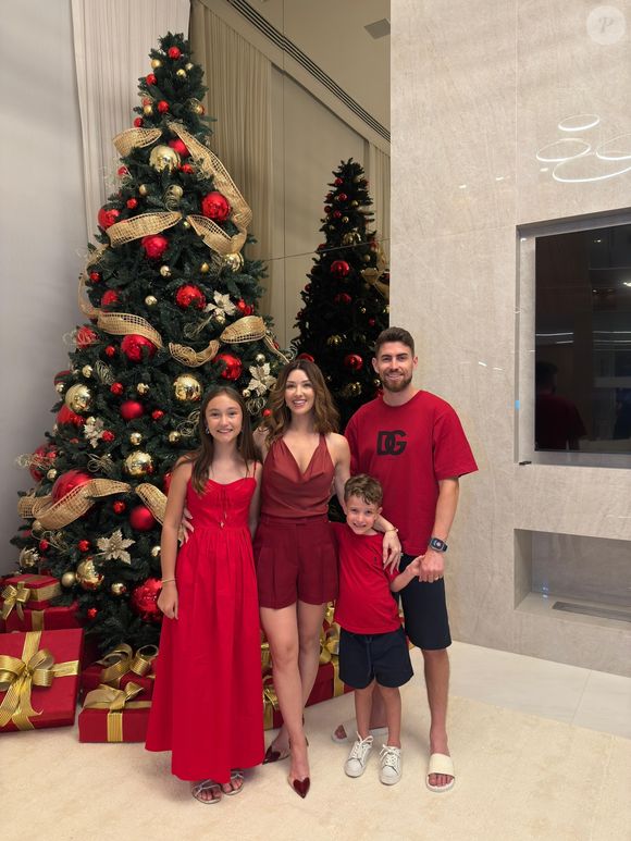 Em um relato publicado nos stories do Instagram, Jorginho disse que a esposa e filha estão hospedadas no mesmo hotel que Chappell Roan em São Paulo