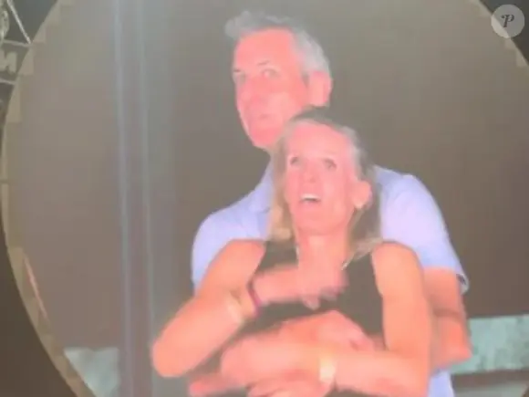 Andy Byron vive um momento delicado na carreira após ser flagrado em momento de intimidade com a suposta amante - e colega de trabalho