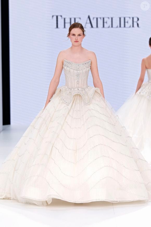 Vestido de noiva princesa com corset e saia volumosa: esse look ficou clássica e delicada