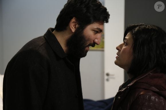 Sule atira em Cengiz e mata o marido no último capítulo da novela 'Mãe', nesta segunda-feira, 23 de fevereiro de 2026