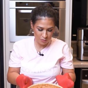 Bolo de iogurte de Simone Mendes: com queijo e só 2 xícaras de trigo, receita é melhor do que a de padaria
