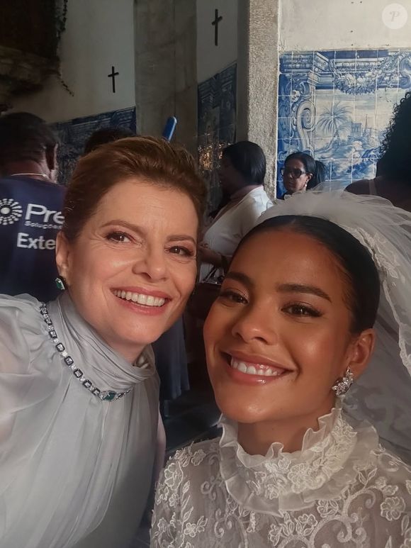 Vestido de noiva usado por Maria de Fátima (Bella Campos) em 'Vale Tudo', demorou 8 meses para ser confeccionada.