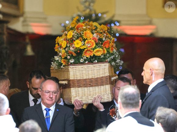 Velório de Brigitte Bardot: famosa atriz escolheu um caixão que reflete sua estética e vida icônica