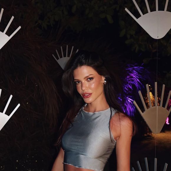 Mesmo ainda sem a Globo bater o martelo, a atriz já estaria até confinada no hotel atribuído aos integrantes do reality show, antes do início do programa.