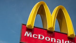 'McLanche Infeliz'? McDonald's causa o CAOS no Japão com Pokémon e rede de fast-food precisa até pedir desculpas formais: 'Viola nossa filosofia'