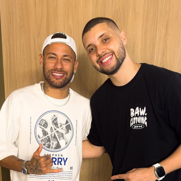 'Hoje Deus me trouxe à casa do Neymar': influenciador relata experiência em culto pós-polêmica com garota de programa.