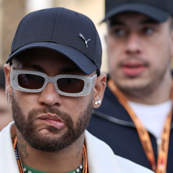 Neymar emprestou seu helicóptero, segundo assessoria de imprensa