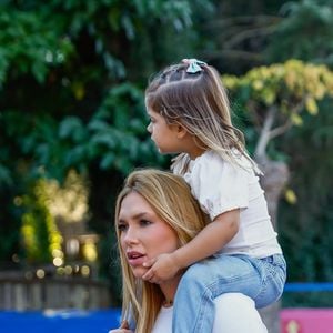 Assessoria de Virginia Fonseca nega irregularidades e garante: 'Sua situação está totalmente regular'