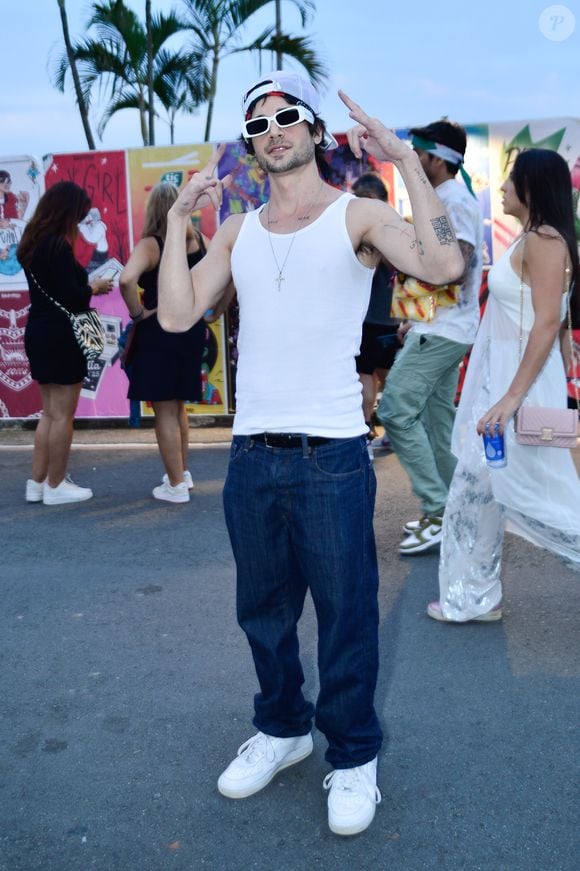 Fiuk lançou uma nova música, ‘Celebridade’, que traz uma crítica ácida ao pai