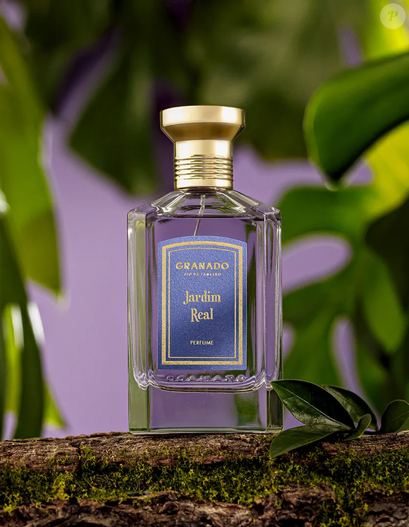 O Jardim Real, da Granado, reúne notas de flor de laranjeira e magnólia, acompanhadas pela pimenta rosa e por um fundo de sândalo e patchouli. A combinação remete à atmosfera de jardins ensolarados e encontros românticos, sendo uma alternativa para quem deseja explorar fragrâncias nacionais com um perfil floral e amadeirado