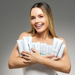 'Sou apaixonada pelos hidratantes, porque minha pele sempre foi seca, né? Eles deixam a pele macia e com um cheirinho maravilhoso', conta Thaeme