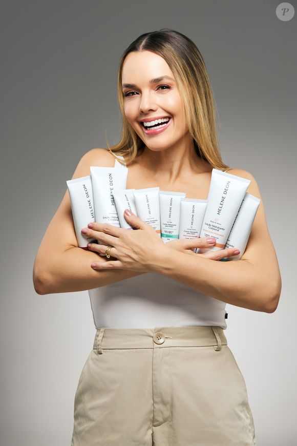 'Sou apaixonada pelos hidratantes, porque minha pele sempre foi seca, né? Eles deixam a pele macia e com um cheirinho maravilhoso', conta Thaeme