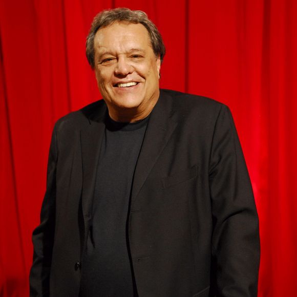 "Bate um vazio. Sinto saudade do convívio nos estúdios. É inevitável guardar uma certa mágoa. Acho que merecia mais respeito", disse Dennis Carvalho na ocasião