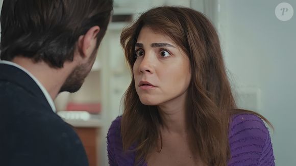 Ceyda tenta achar o pacote que Cem procura, mas não tem sucesso na novela 'Força de Mulher' no capítulo de 27 de maio de 2025