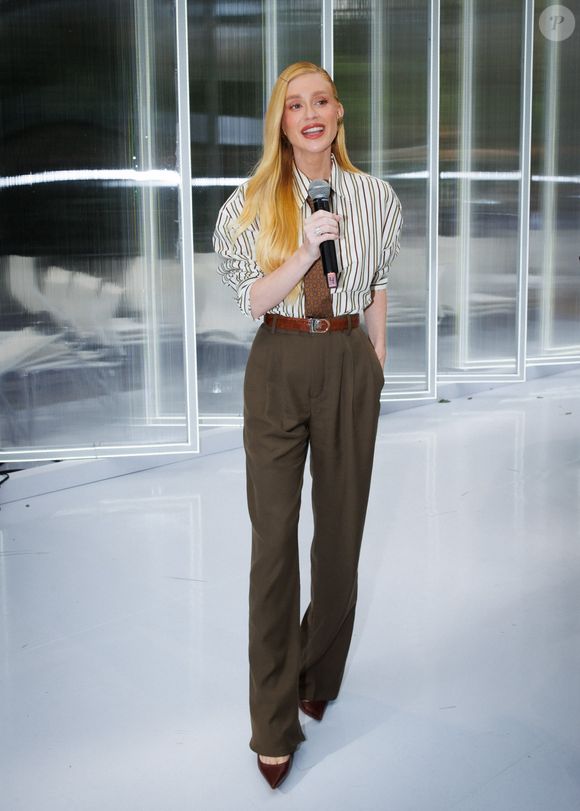 Marina Ruy Barbosa é uma das famosas que se jogaram na nova febre do mundo fashion, o corpcore, e que estão aí para provar o contrário