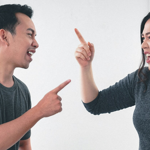 Como interromper o comportamento passivo-agressivo? Seja honesto com o outro, não fique na defensiva e pergunte o que realmente está acontecendo