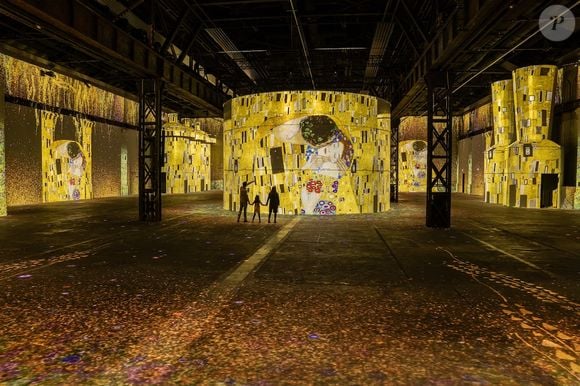 A exposição funciona de terça a sábado, das 10h às 22h, com última entrada permitida às 21h. Já aos domingos e feriados, o horário de visitação é das 12h às 21h, com acesso liberado até as 20h