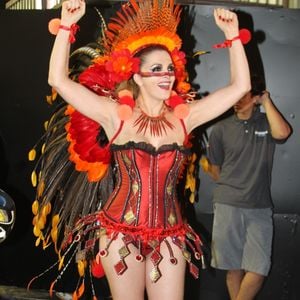 Carnaval: Luiza Ambiel desfilou também pela Tom Maior, em SP, em 2011