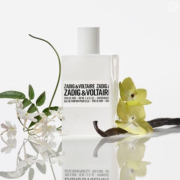 Com notas intensas de baunilha e castanha, o This Is Her, da Zadig & Voltaire, entrega um perfume gourmand sofisticado, de longa evolução na pele e personalidade marcante