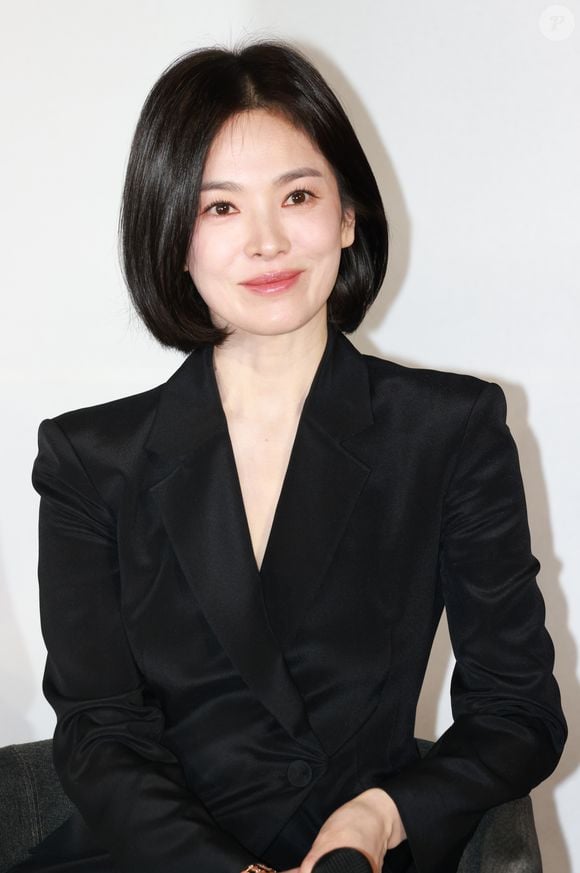 A atriz sul-coreana Song Hye-kyo ocupa a sexta posição (92,67%), mostrando que a estética oriental também se encaixa com precisão nos padrões da proporção áurea