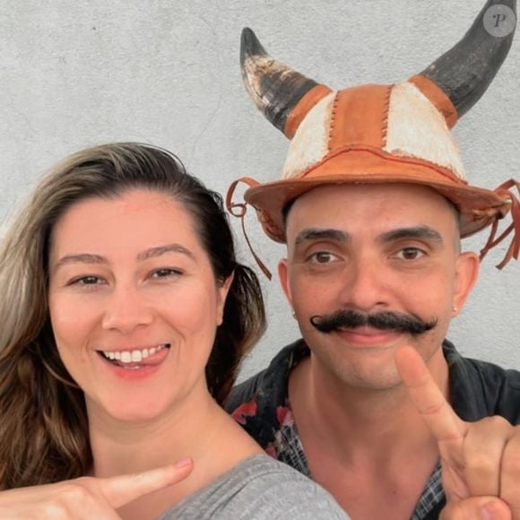 Vagner Macedo e a mulher, a influencer Bella Mantovani, estão juntos há 19 anos e têm um relacionamento aberto