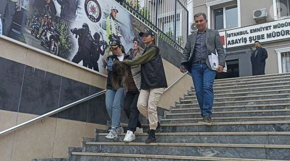 A atriz preferiu permanecer em silêncio na delegacia, mas no tribunal explicou que sua memória sobre o ocorrido estava confusa devido ao pânico e ao consumo de álcool