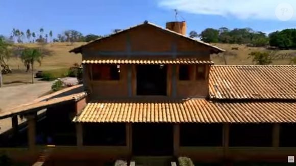 Foto mostra casa em local que dará lugar a um condomínio com quase mil lotes