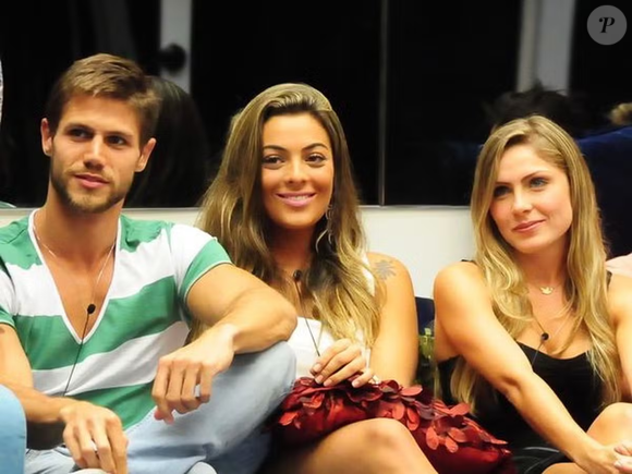 Monique Amin viveu uma espécie de ‘triângulo amoroso’ com Jonas Sulzbach, hoje, no ‘BBB 26’