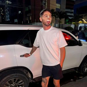 Rico Melquiades não poupou internautas de fotos da recuperação de sua cirurgia