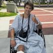 Perna amputada e pedido de US$ 100 milhões: aos 22 anos, ex-participante de reality show luta por justiça após grave acidente em programa de TV