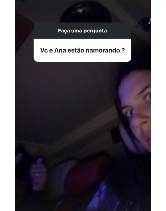 Zé Felipe fez sinal positivo ao ser questionado se namora Ana Castela