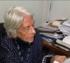 Perto dos 102 anos, diretora Aracy de Teixeira Lyra não leciona mais, porém mantém trabalhos na diretoria ligados às questões pedagógicas e dá conselhos a alunos - na imagem, reportagem quando já havia passado dos 100 anos