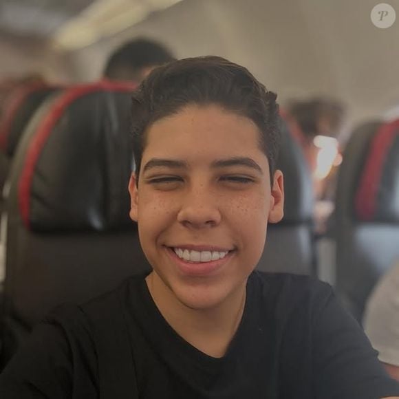 Miguel, o menino que viralizou como um ‘pastor mirim’, rebateu publicamente as críticas de Andressa Urach