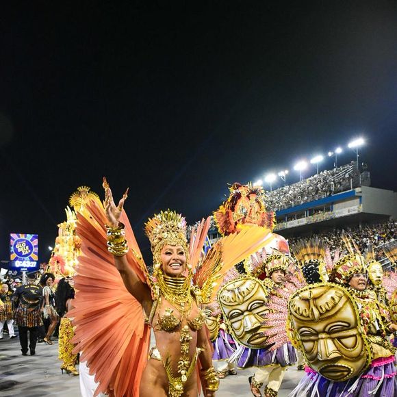 Gaviões da Fiel, escola de samba de Sabrina Sato em São Paulo, trouxe um enredo afro pela primeira vez